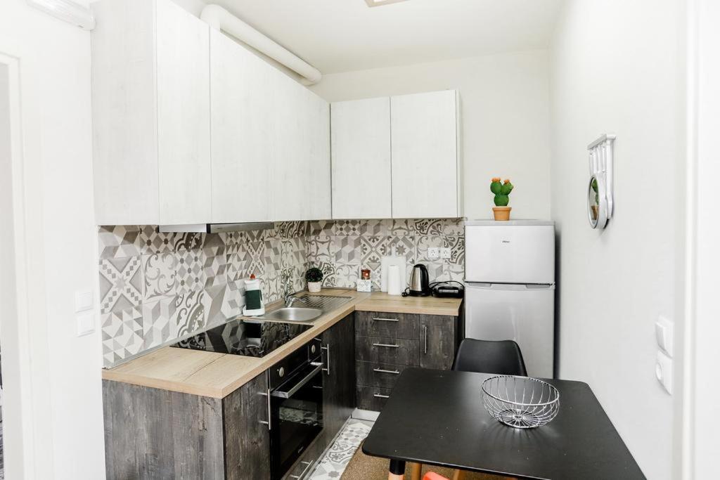 Knl Luxury Apartment By Homebrain アレクサンドルポリス エクステリア 写真