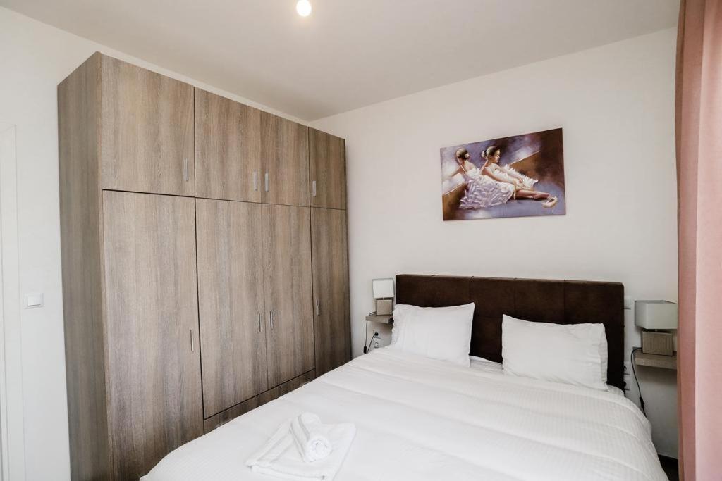 Knl Luxury Apartment By Homebrain アレクサンドルポリス エクステリア 写真